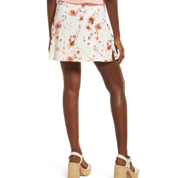 BP Slim A-Line Miniskirt in Ivory- Coral Romantic Floral - Picture 6 of 7